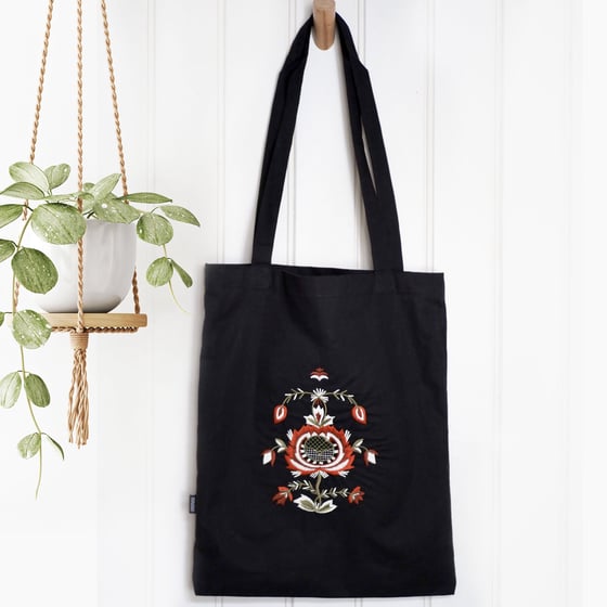 Image of Tøyveske med broderi inspirert av Trønderbunaden 
