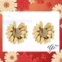 Image 1 of He (she) Loves Me... He (she) Loves Me Not!... 🌼Gold Daisy Flower