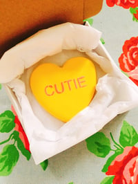 ‘CUTIE’ love cookie