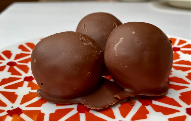 Dark Chocolate Truffle Tin with Art Postcard