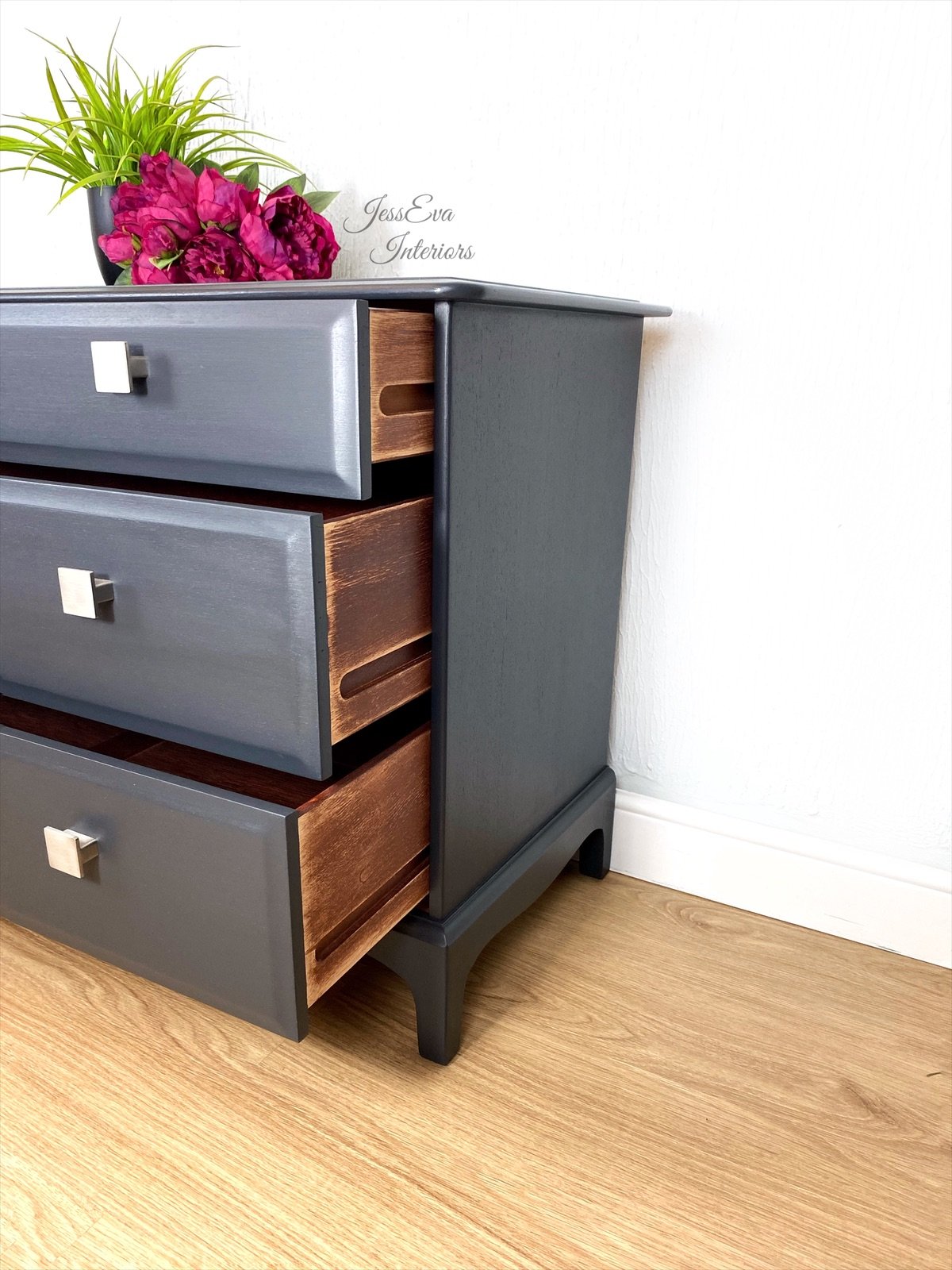 Vintage Mid Century Modern STAG MINSTREL CHEST OF DRAWERS painted in Fusion Mineral Ash (dark grey)