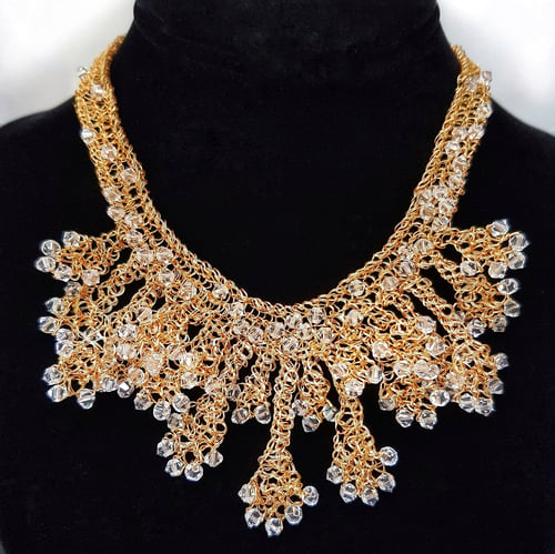 Image of SNOW-TIPPED PETALS NECKLACE