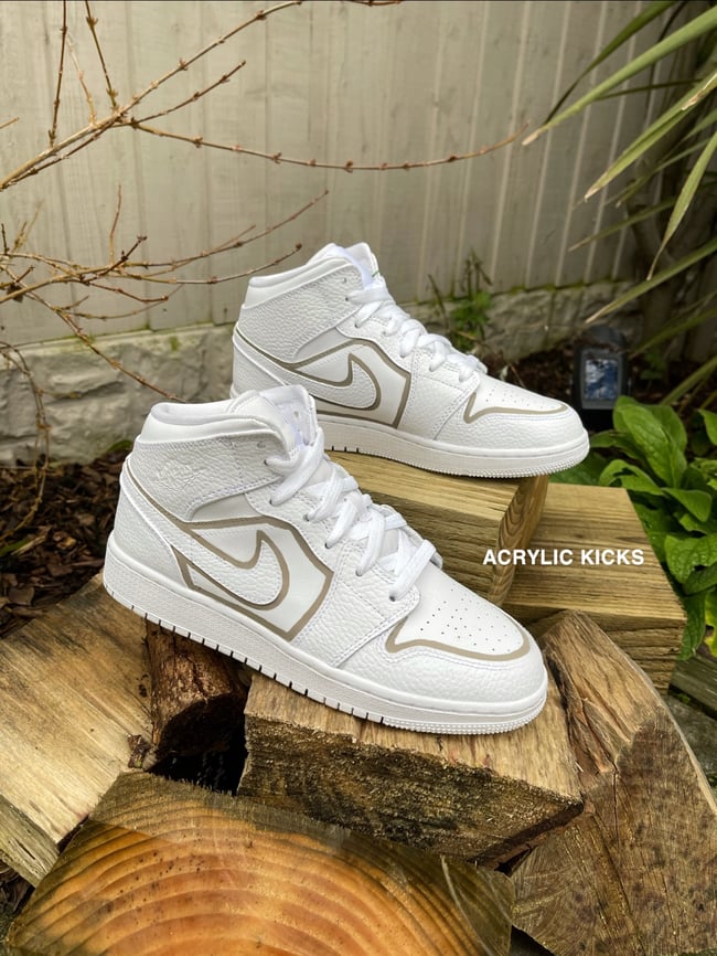 Jordan 1 - Nude Lines