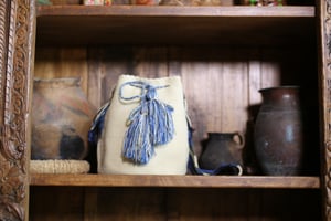 Image of Crema y azul Wayuu bag 