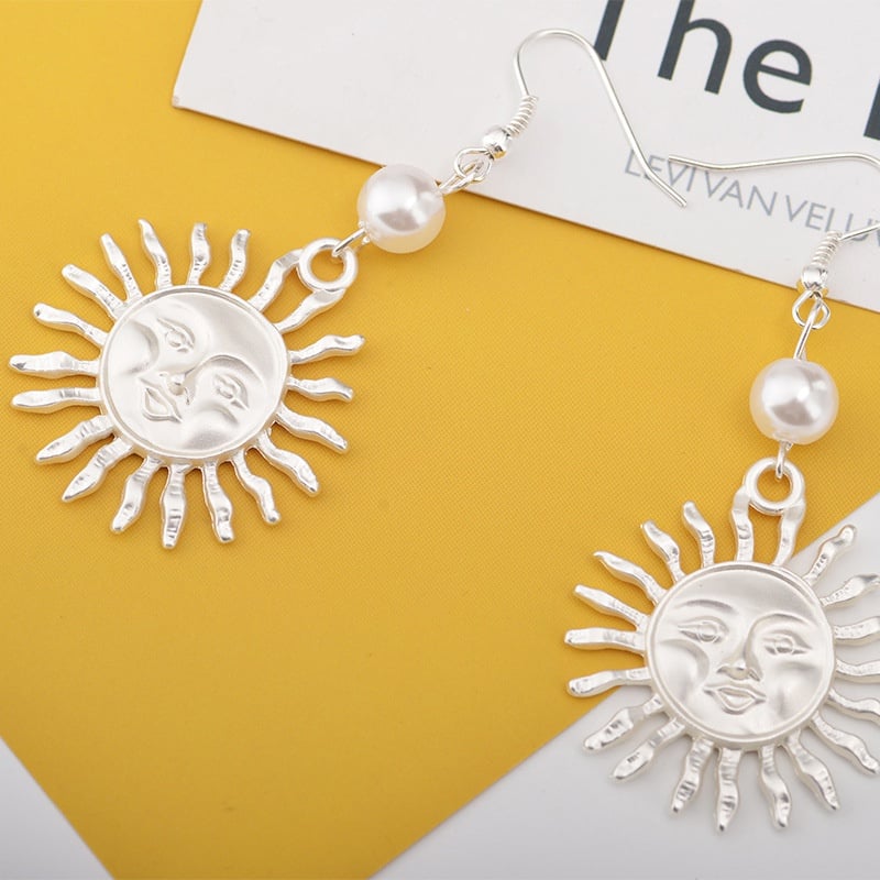 Image of Pearly Sun Earrings