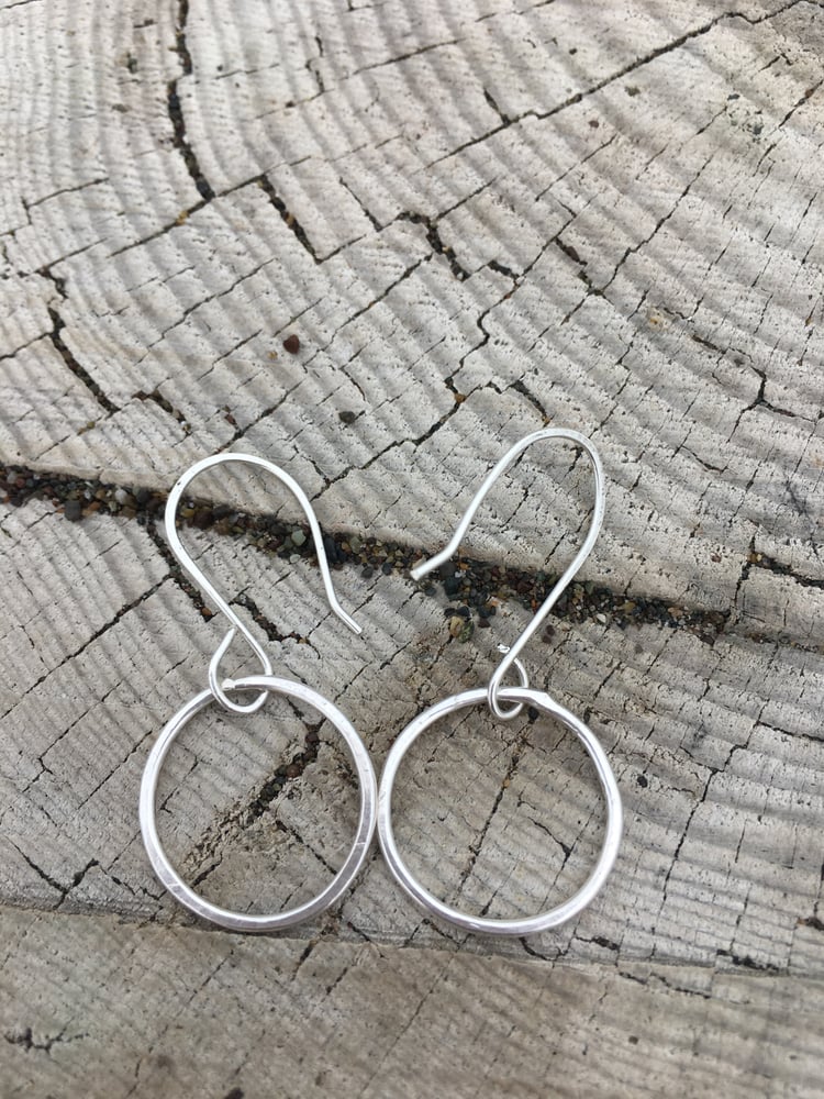 Image of Sweet Silver Circle Earrings