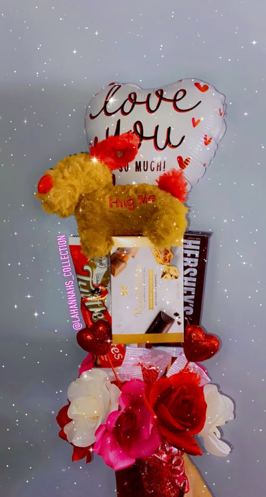 Image of SweetHeart Snack Bouquet