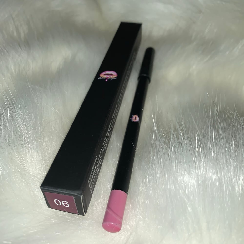 Image of #06 Lip Liner 