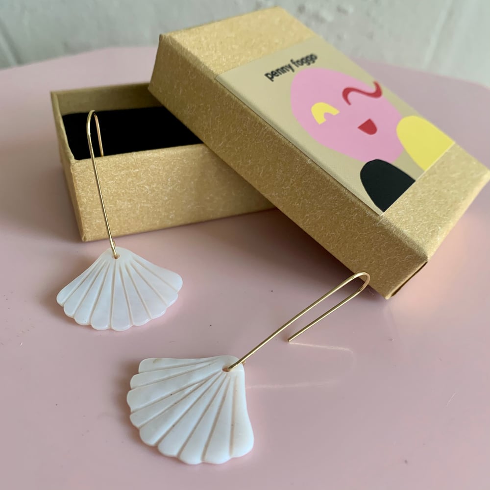 Image of Shell Fan Drop Earrings 