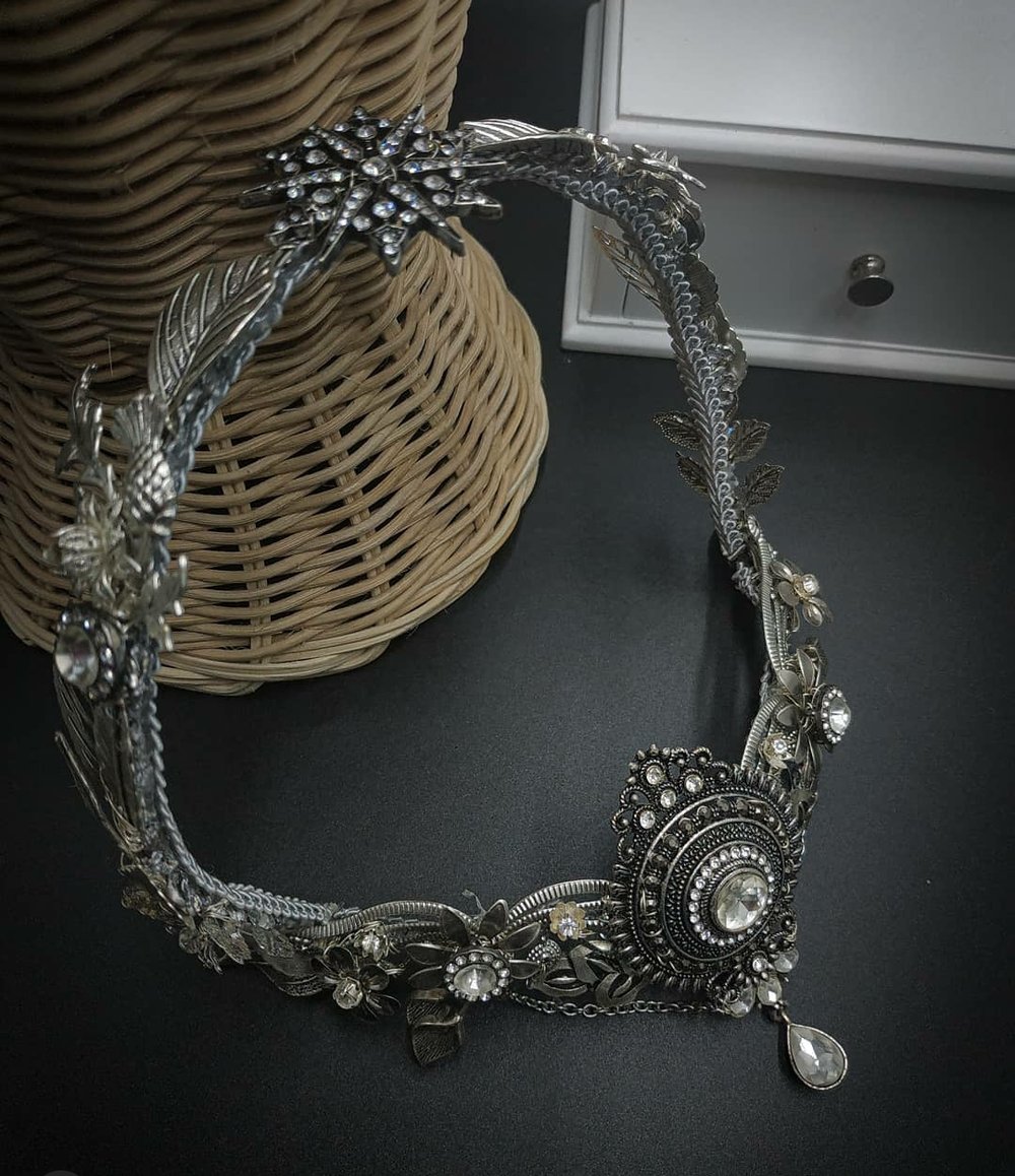 Image of Corona plata colgante