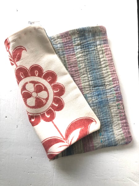 Image of large les indiennes red big daisy flower & kantha bag