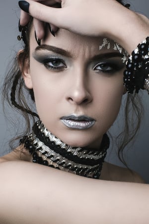 Image of Silver collar with black beads