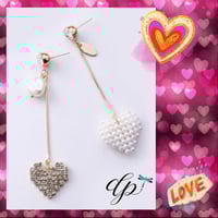 Image 2 of Hearts 💕 pearl and shinny asymmetrical earrings