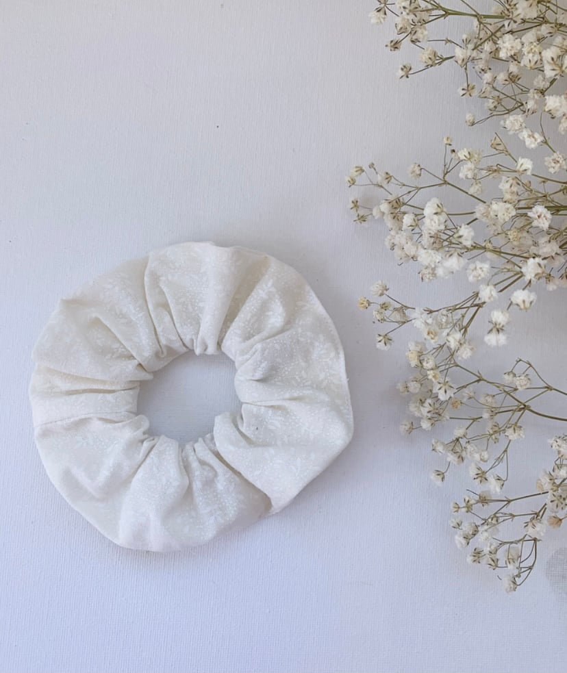 Cream Cottage Garden Scrunchie