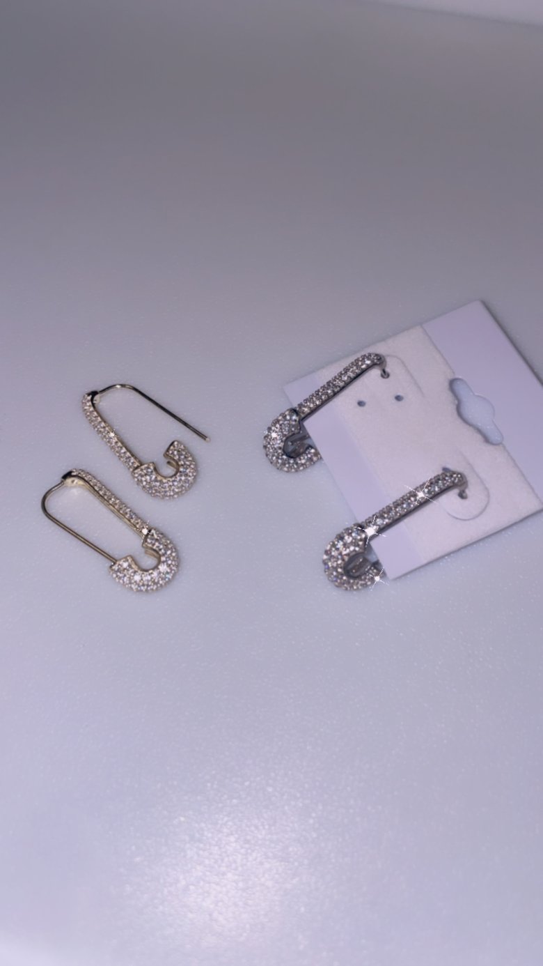 Image of Diamond Safety Pins