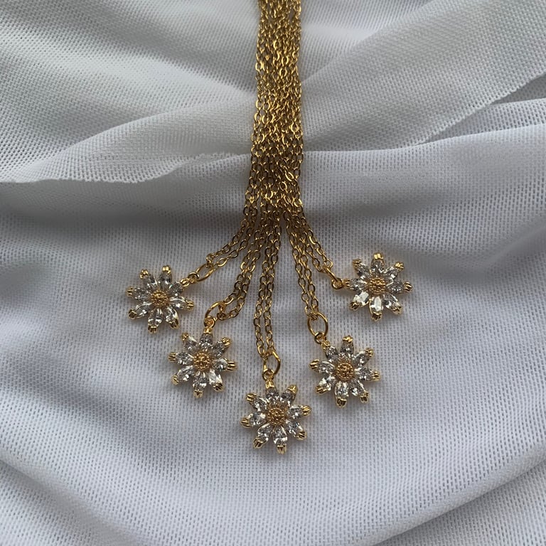 Daisy necklace