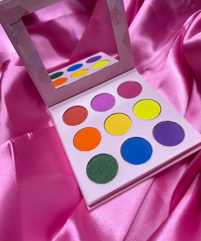 9 Color Eyeshadow Palette B. RaLyn Bundles && Beauty LLC