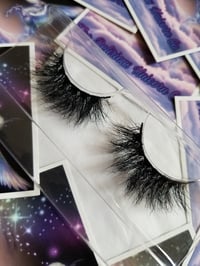 Image 1 of Kinky Lashes