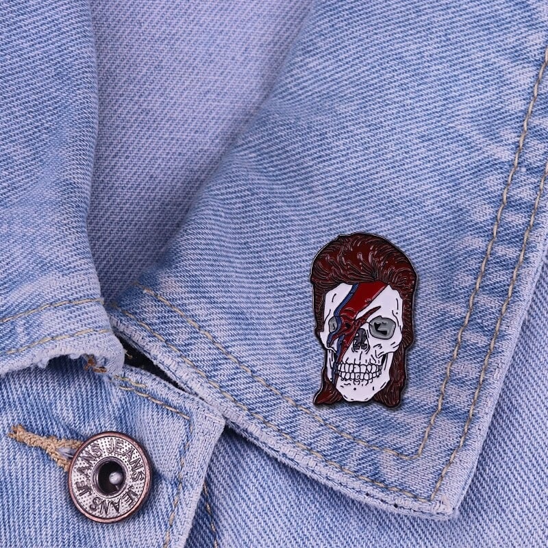 Lightning Bolt Skull Pin