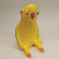 Mister Monkey man - "Gunnarsch" - Sitting yellow monkey sculpture