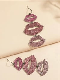 Image 2 of 3 diamond lips 