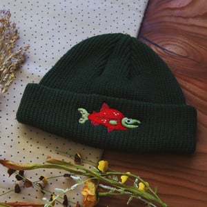 salmon *fitted* knit hat (CM)