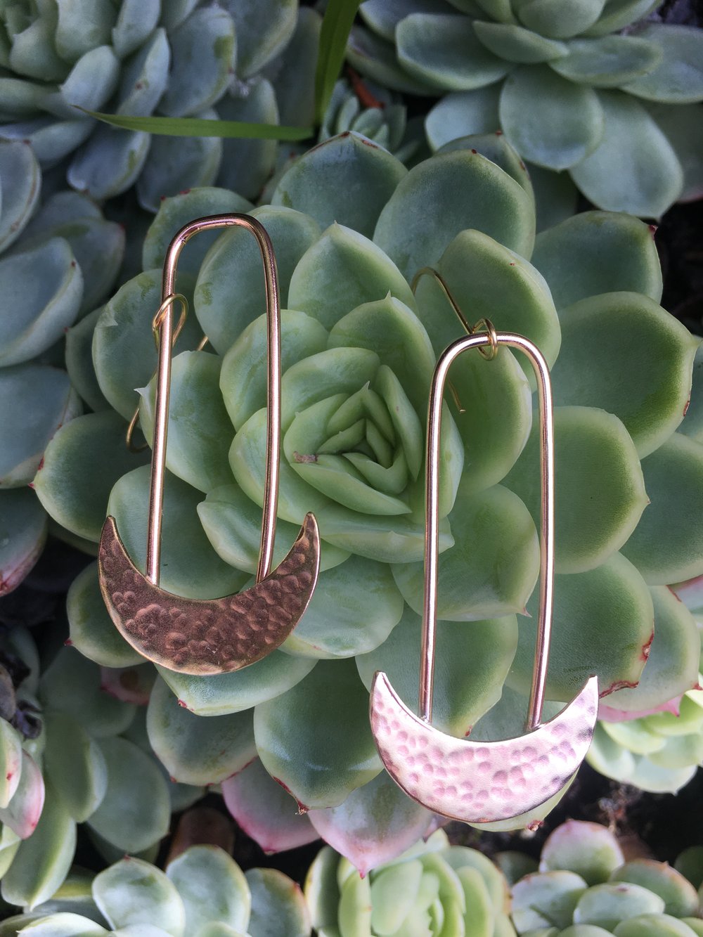 Image of Textured Crescent Moon Earrings 