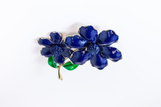 Image of Vintage Enamel Flower Pin