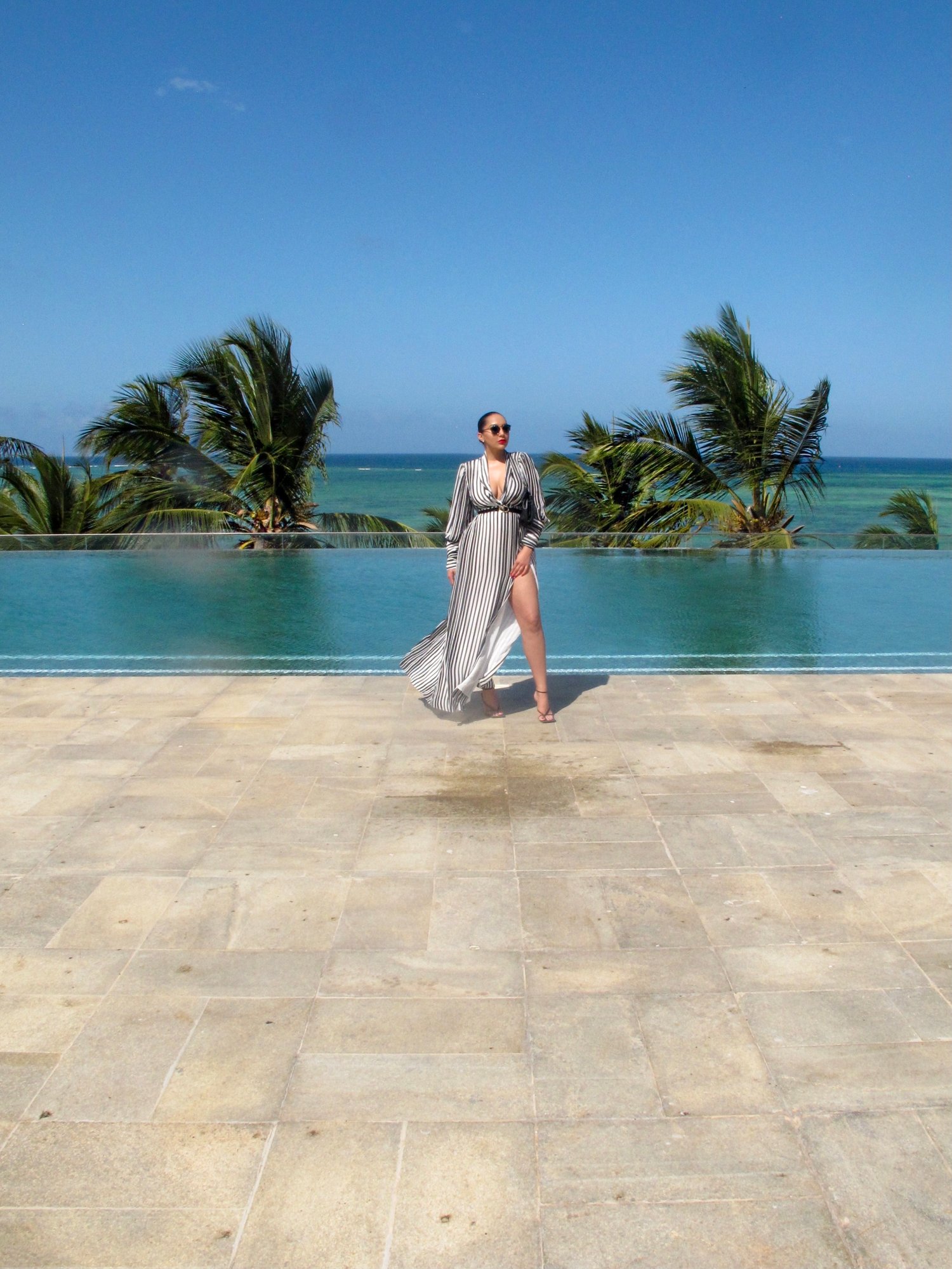 Image of STRIPED PUFF SLEEVE MAXI DRESS WITH SLIT (LARGE)