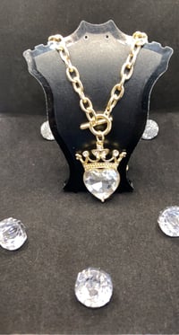 Image 3 of Queen Charm Set 