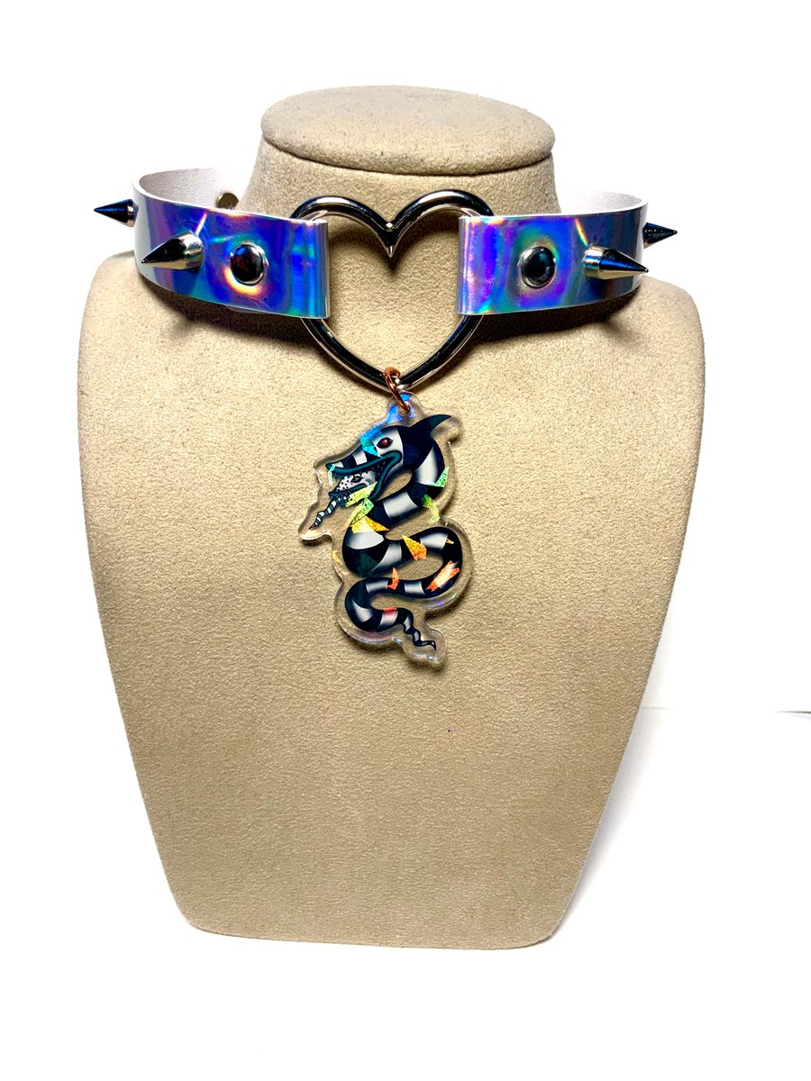 Image of Sandworm Holographic Heart-Ring Choker