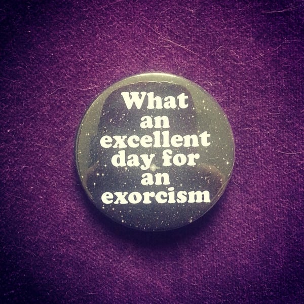 Image of badge l'exorciste - the exorcist