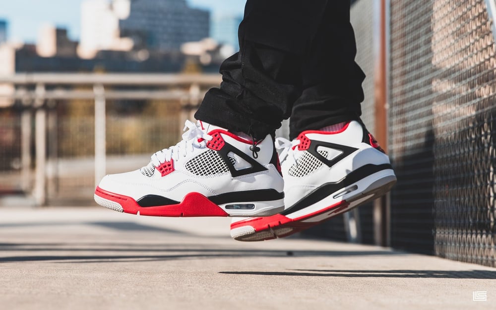 Image of Jordan 4 fire red (2020)