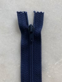 Plastik lynlås 30 cm - Mørkeblå