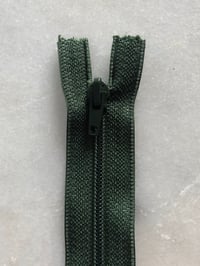 Plastik lynlås 30 cm - army grøn