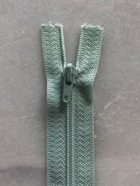 Plastik lynlås 30 cm - lys mintgrøn