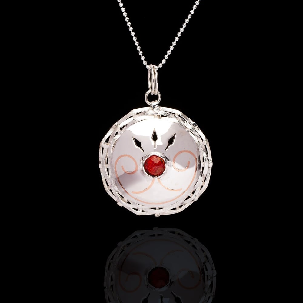 Image of Kisus Double Curve pendant