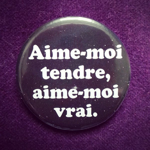 Image of badge la classe américaine - aime moi