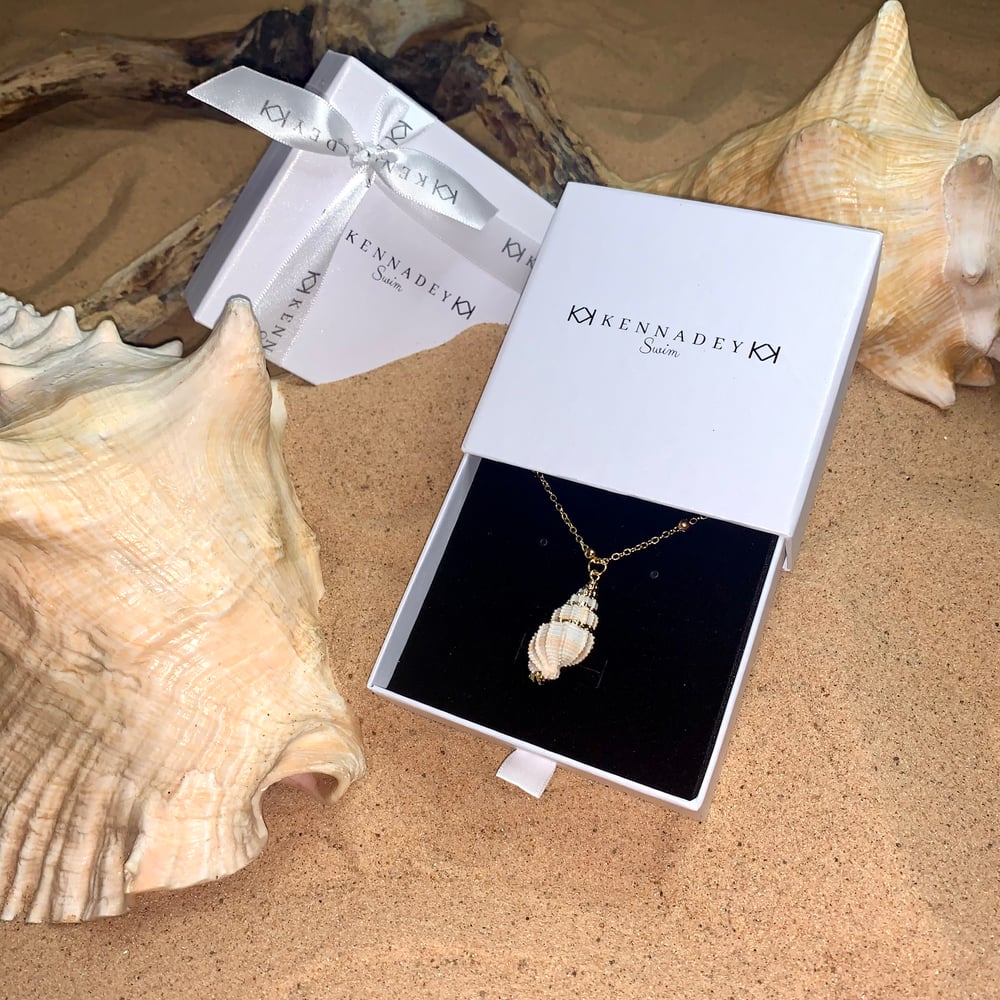 Image of Pacific Ocean natural shell pendant necklace 