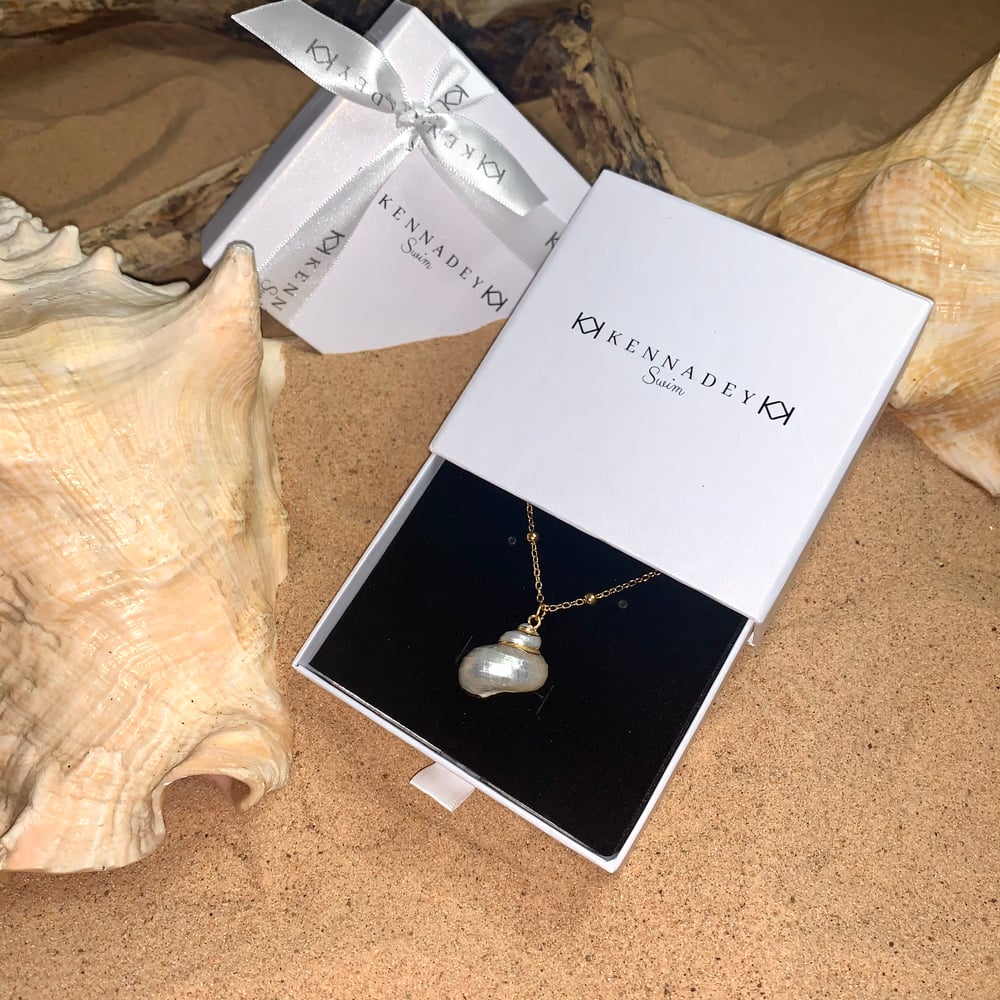 Image of Artic ocean natural shell pendant necklace 