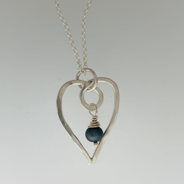 Image of Silver wire heart with Freshwater pearl