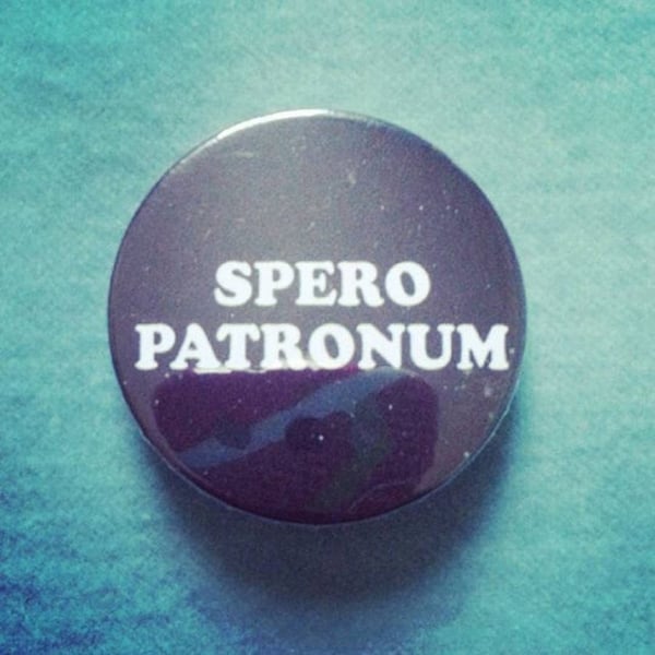 Image of badge harry potter - spero patronum