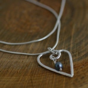 Image of Silver wire heart with Freshwater pearl