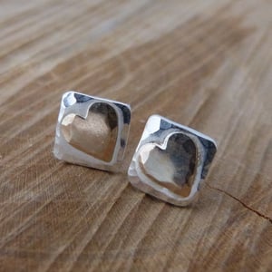 Image of Silver square hammered studs with gold hearts
