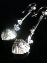 Image 1 of EDWARDIAN VICTORIAN 9CT YELLOW GOLD PUFF HEART SEED PEARL DROP EARRINGS