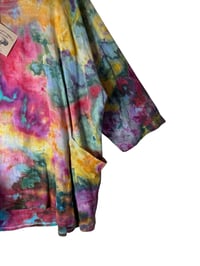 Image 5 of 3X PLUS 100% Cotton Forager Top in Tropical Watercolor Ice Dye