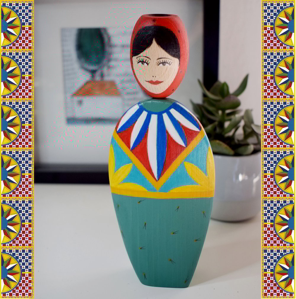 Image of FicuLei 01 wooden doll - sicilian cart ogive