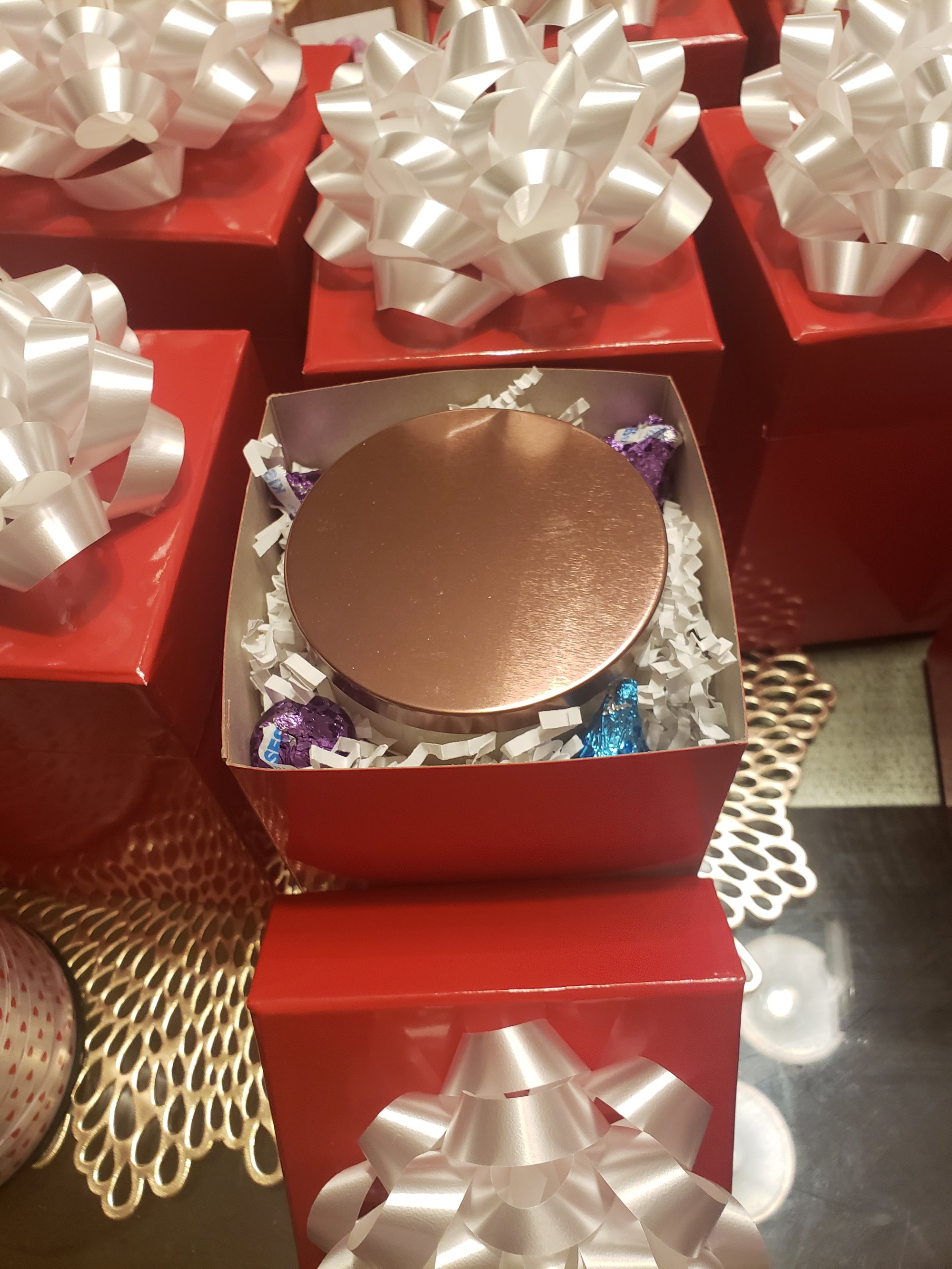 Image of CANDLE W/ GIFT BOXES