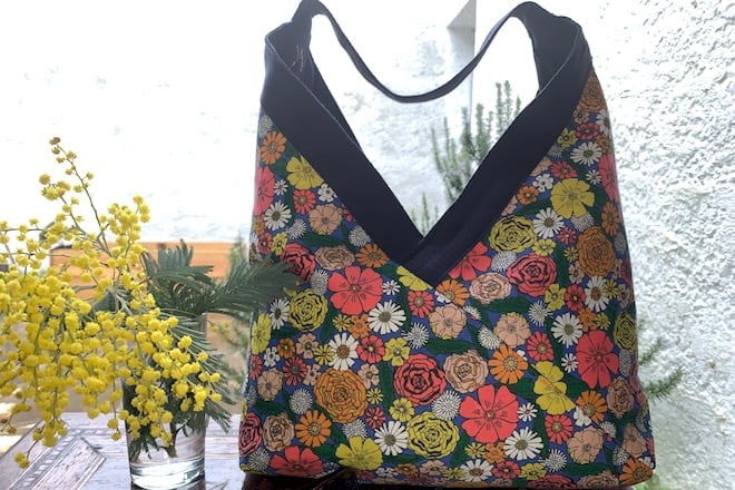 Image of Sac Yvonne & Annette happy flowers and blue denim