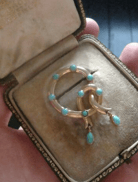 Image 4 of VICTORIAN ORIGINAL 18CT NATURAL TURQUOISE LOVERS KNOT IN ORIGINAL FITTED BOX